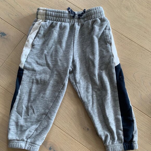 Toddler Boys Clothing Bundle Size 2T - Picture 5 of 5